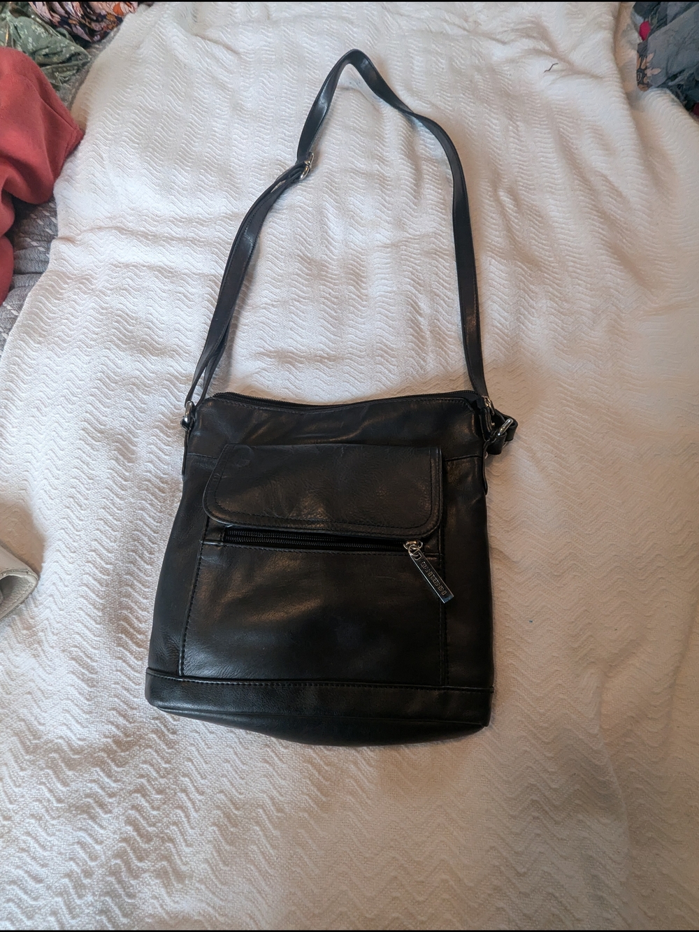 Giani Bernini Black Leather Shoulder Bag with Front Zip Pocket